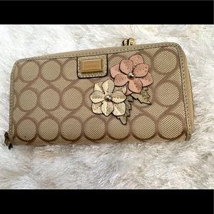 NINE WEST Zip Wallet
